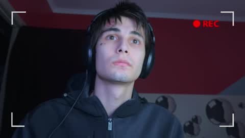 Snapshot of blue_w0rld chatting on 10-27-25, 07:56 SONNYVAN online show from 10-27-25, 07:56