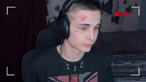 Snapshot of blue_w0rld chatting on 11-09-25, 03:10 SONNYVAN online show from 11-09-25, 03:10