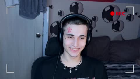 Snapshot of blue_w0rld chatting on 11-13-25, 01:15 SONNYVAN online show from 11-13-25, 01:15