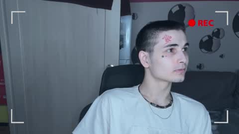 Snapshot of blue_w0rld chatting on 11-20-25, 04:45 SONNYVAN online show from 11-20-25, 04:45