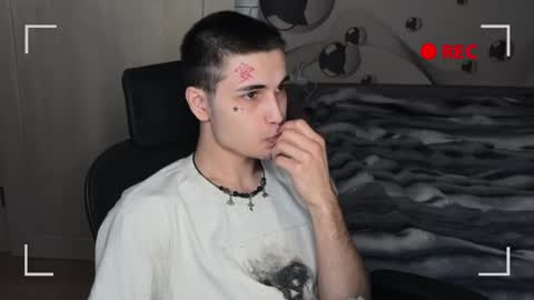 Snapshot of blue_w0rld chatting on 11-21-25, 03:49 SONNYVAN online show from 11-21-25, 03:49