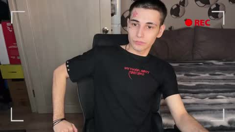 Snapshot of blue_w0rld chatting on 11-23-25, 04:34 SONNYVAN online show from 11-23-25, 04:34