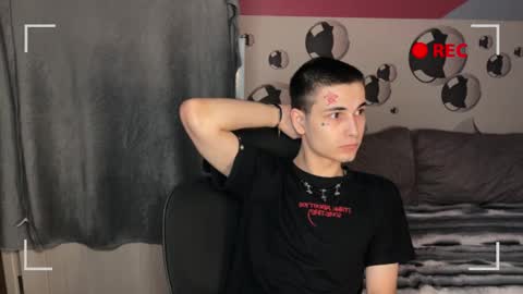 Snapshot of blue_w0rld chatting on 11-24-25, 02:55 SONNYVAN online show from 11-24-25, 02:55