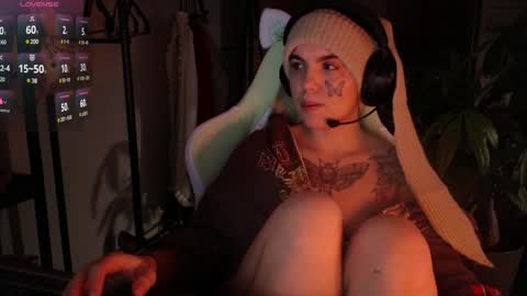 Blue online show from 12-31-24, 04:38