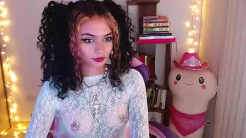 Snapshot of bluee_v chatting on 10-22-25, 11:37 Im Abril .. Nice to meet you thumb up me please its important INDEPENDENT MODEL online show from 10-22-25, 11:37