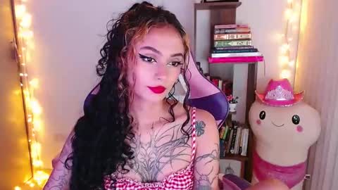 Snapshot of bluee_v chatting on 11-11-25, 02:11 Im Abril .. Nice to meet you thumb up me please its important INDEPENDENT MODEL online show from 11-11-25, 02:11