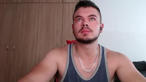 blueeyeboy0 online show from 01-12-25, 08:14