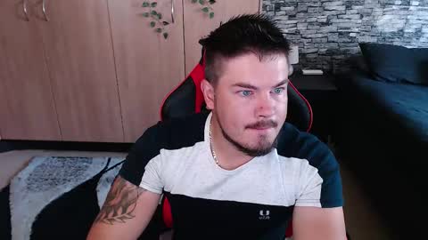 blueeyeboy0 online show from 11-20-25, 08:03