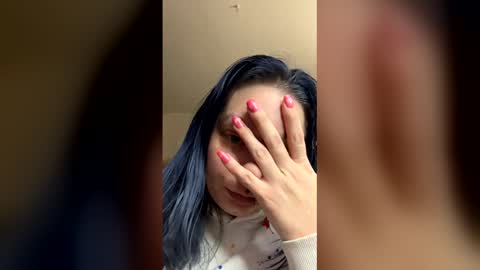 Snapshot of blueeyedbeauty92 chatting on 12-04-25, 04:22 blueeyedbeauty92 online show from 12-04-25, 04:22