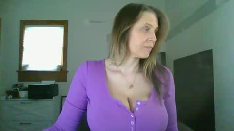 Snapshot of blueeyedddvixen chatting on 02-03-26, 02:33 BlueEyedDDVixen online show from 02-03-26, 02:33