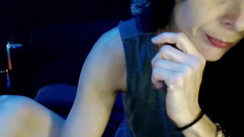 Snapshot of blueeyedlie chatting on 02-08-25, 09:15 Blueeyedlie online show from 02-08-25, 09:15