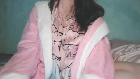 Snapshot of blueeyes40ddds chatting on 02-06-25, 02:37 BlueEyes40DDDs online show from 02-06-25, 02:37