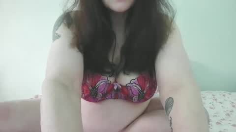 Snapshot of blueeyes40ddds chatting on 10-04-25, 04:16 BlueEyes40DDDs online show from 10-04-25, 04:16