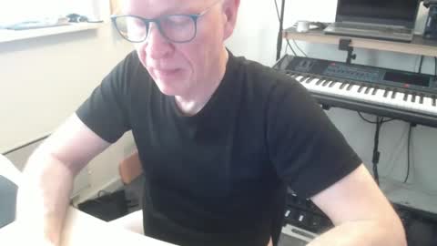 Snapshot of blueeyesn8 chatting on 11-14-25, 09:08 blueeyesn8 online show from 11-14-25, 09:08