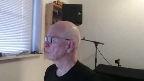 Snapshot of blueeyesn8 chatting on 11-18-25, 07:35 blueeyesn8 online show from 11-18-25, 07:35