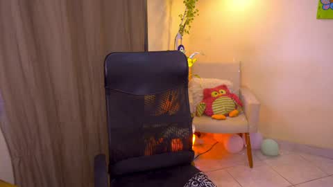 Snapshot of blueflora chatting on 05-03-26, 03:51 FLORAA online show from 05-03-26, 03:51