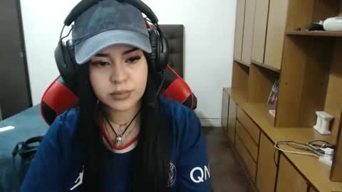 bluegoddessstoned online show from 09-18-25, 02:57