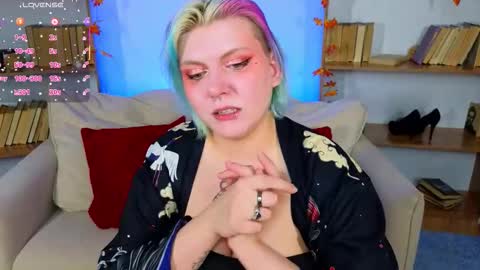 Hi my name is Lunaray online show from 10-11-25, 02:55