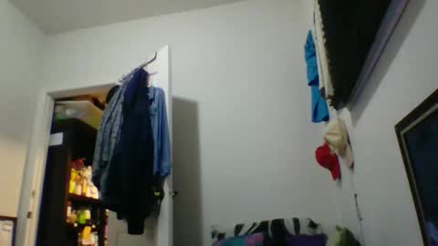 Snapshot of bluevegeta143 chatting on 02-15-26, 10:03 bluevegeta143 online show from 02-15-26, 10:03