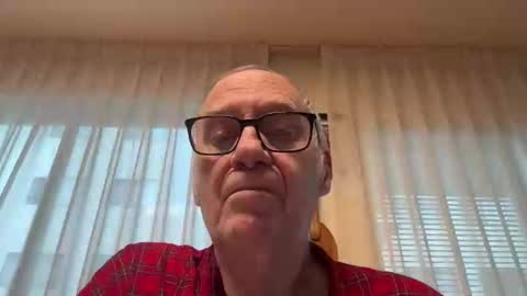 Snapshot of blueyedudeseattle chatting on 09-18-25, 02:30 Blueyedudeseattle online show from 09-18-25, 02:30