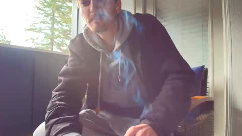 Snapshot of bluezed4 chatting on 10-30-25, 04:30 blue online show from 10-30-25, 04:30