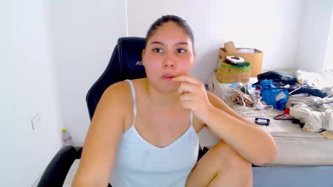  Hey guysI am BrendaWelcome my room online show from 12-03-25, 08:07