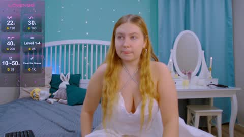 Snapshot of blush_ellie chatting on 12-17-24, 11:39 Ellie3 online show from 12-17-24, 11:39