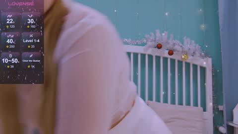 Snapshot of blush_ellie chatting on 12-27-24, 04:10 Ellie3 online show from 12-27-24, 04:10