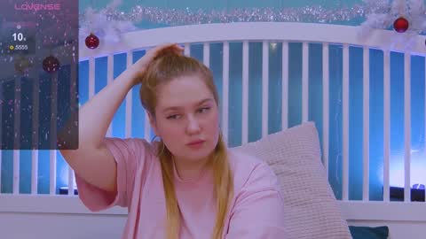 Snapshot of blush_ellie chatting on 01-04-25, 06:30 Ellie3 online show from 01-04-25, 06:30