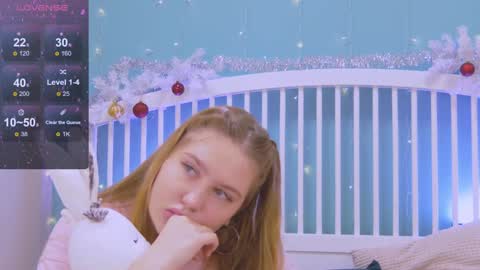 Snapshot of blush_ellie chatting on 01-08-25, 04:22 Ellie3 online show from 01-08-25, 04:22