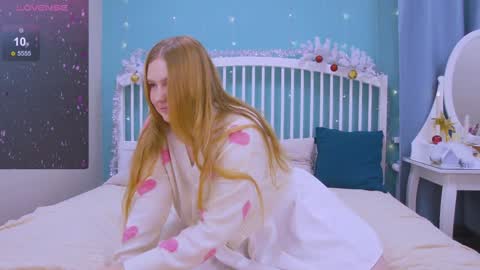 Snapshot of blush_ellie chatting on 01-11-25, 11:34 Ellie3 online show from 01-11-25, 11:34