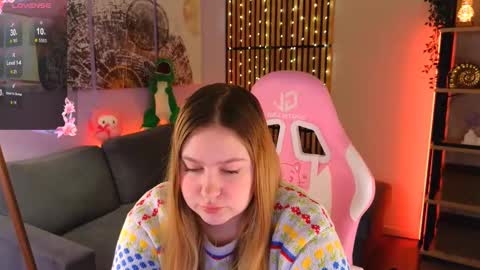 Snapshot of blush_ellie chatting on 03-06-25, 01:57 Ellie3 online show from 03-06-25, 01:57