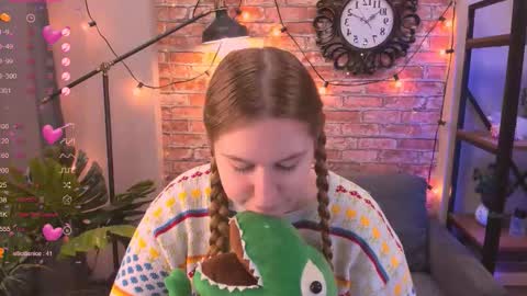 Ellie3 online show from 09-11-25, 12:05