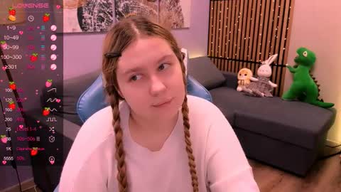 Snapshot of blush_ellie chatting on 11-24-25, 09:31 Ellie3 online show from 11-24-25, 09:31