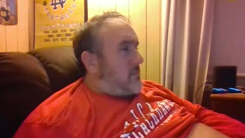 Snapshot of bman233450 chatting on 10-31-25, 04:24 bman233450 online show from 10-31-25, 04:24