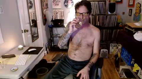 Snapshot of bnczuperzexy chatting on 01-02-25, 06:40 ZuperZexyZounds online show from 01-02-25, 06:40