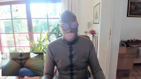 SlaveRobert online show from 10-19-25, 11:44