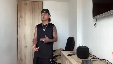 Bob  INDEPENDENT MODEL online show from 09-12-25, 09:26