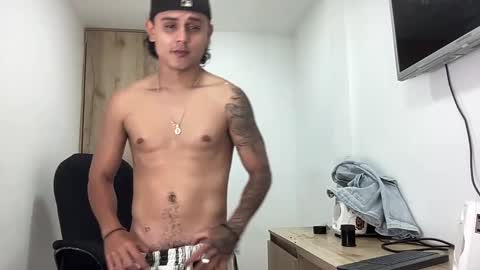 Bob  INDEPENDENT MODEL online show from 09-14-25, 04:44