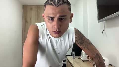 Bob  INDEPENDENT MODEL online show from 09-17-25, 03:30