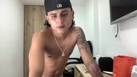 Bob  INDEPENDENT MODEL online show from 09-28-25, 06:30