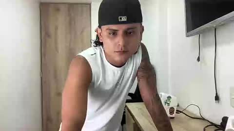 Bob  INDEPENDENT MODEL online show from 10-12-25, 03:16