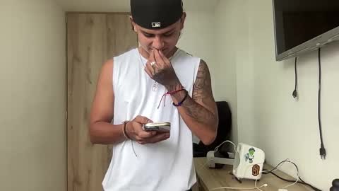 Bob  INDEPENDENT MODEL online show from 10-12-25, 04:28