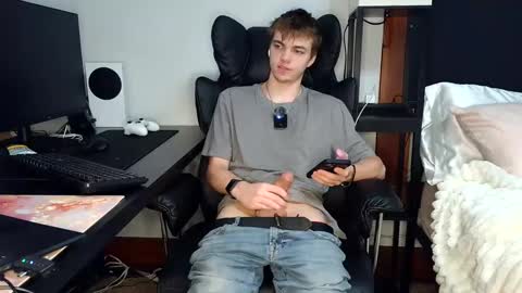 Snapshot of bobby72738 chatting on 09-18-25, 05:20 bobby72738 online show from 09-18-25, 05:20