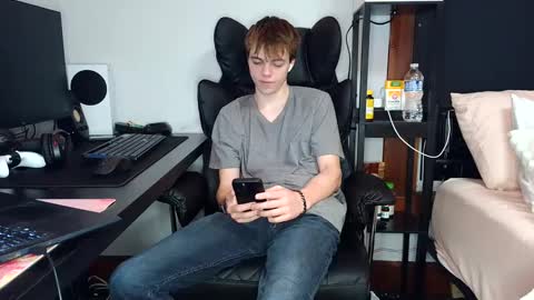 Snapshot of bobby72738 chatting on 09-24-25, 02:26 bobby72738 online show from 09-24-25, 02:26