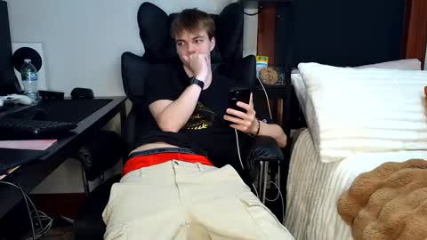 Snapshot of bobby72738 chatting on 09-28-25, 03:56 bobby72738 online show from 09-28-25, 03:56