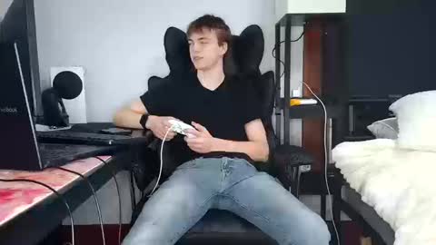 Snapshot of bobby72738 chatting on 10-11-25, 02:33 bobby72738 online show from 10-11-25, 02:33