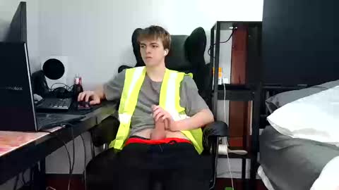 Snapshot of bobby72738 chatting on 10-13-25, 02:55 bobby72738 online show from 10-13-25, 02:55