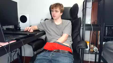 Snapshot of bobby72738 chatting on 10-25-25, 02:41 bobby72738 online show from 10-25-25, 02:41