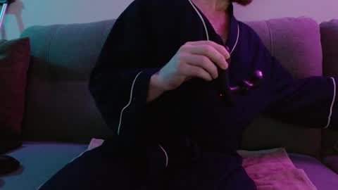 Snapshot of bobbyenglish69 chatting on 03-06-25, 06:30 Bobby English online show from 03-06-25, 06:30